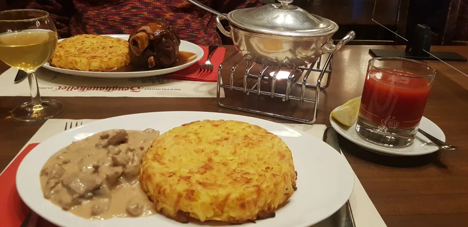 Zürcher Geschnetzeltes mit Rösti